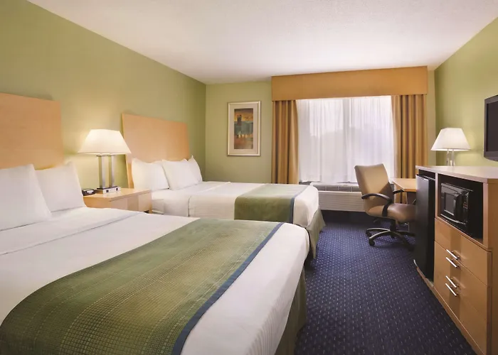 Top Hotels Close to Albany Medical Center