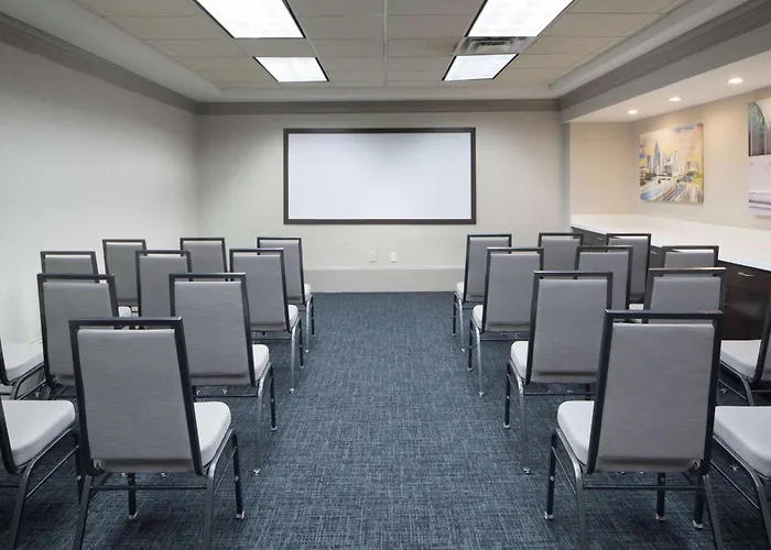 Best Downtown Atlanta Hotels Close to Philips Arena