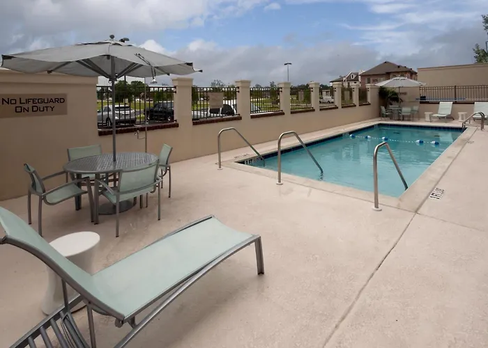 Top Hotels Near Acadiana Mall in Lafayette, Louisiana