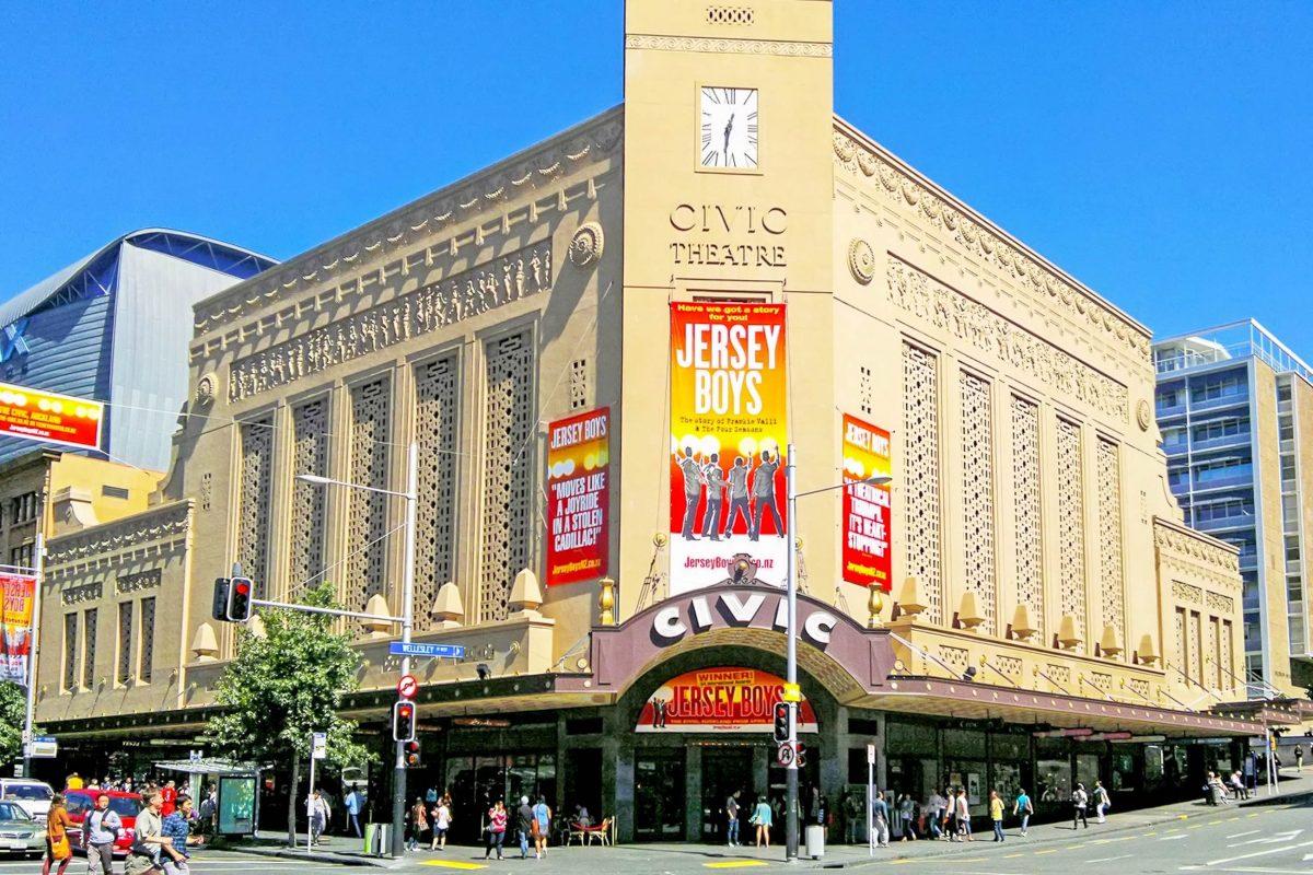 The Civic Theatre in Auckland, New Zealand, with its magnificent interior, is one of the seven "atmospheric theatres" outside the USA - © ChewyPineapple CC BY-SA3.0/Wiki